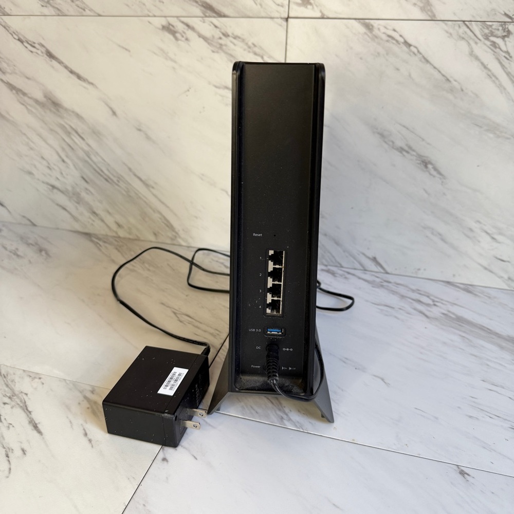 Netgear Nighthawk Multi-Gigabit Wi-Fi Router with Power Adapter - Picture 5 of 6